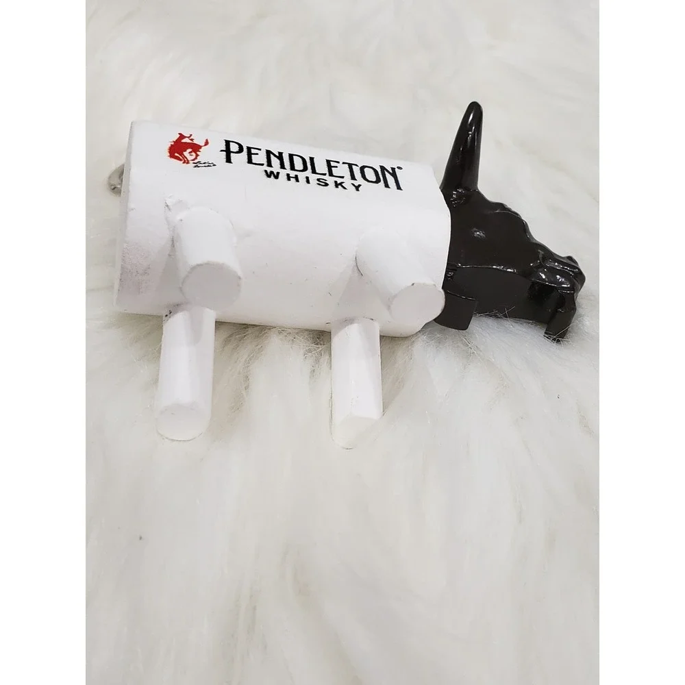 Pendleton Whisky COW Keychain Barware ADVERTISING PROMOTIONAL BULL STEER